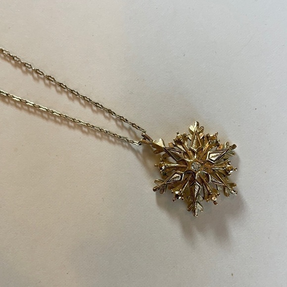 Gold Snowflake Necklace - Picture 1 of 4